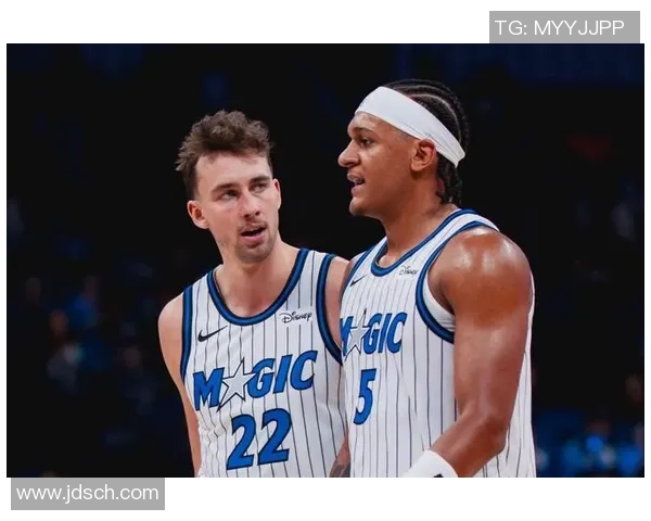 1995年NBA季后赛魔术队对决尼克斯队的经典对抗回顾与分析